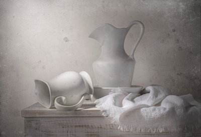 Cicha ceramiczna martwa natura autorstwa Margareth Perfoncio