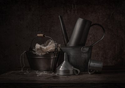 Rustykalna metalowa martwa natura autorstwa Margareth Perfoncio