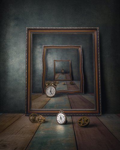 Surrealistyczne lustra czasu autorstwa Marko Klavs