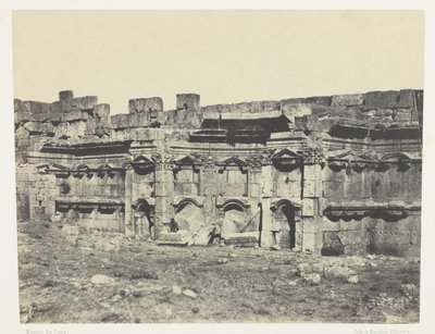 Baalbeck, wnętrze ogrodzenia świątyń Słońca i Jowisza; Syria autorstwa Maxime Du Camp