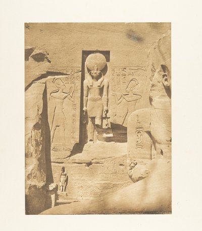 Dekoracja wejścia do wielkiego speosu w Abu Simbel (bóg Phre przyjmuje ofiary Ramzesa Wielkiego) autorstwa Maxime Du Camp