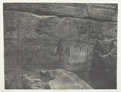 Pałac Karnak, Zewnętrzne rzeźby sanktuarium granitowego, Teby, 184951, druk 1852. autorstwa Maxime Du Camp