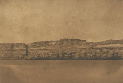Widok na Djebel-el-teir i klasztor koła pasowego, 1850 r. autorstwa Maxime Du Camp