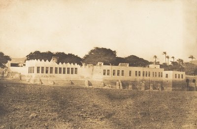 Widok Dywanu i Pałacu Gubernatora, Syout, 1849-50. autorstwa Maxime Du Camp
