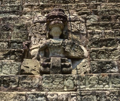 Hieroglificzna statua Copan autorstwa Mayan