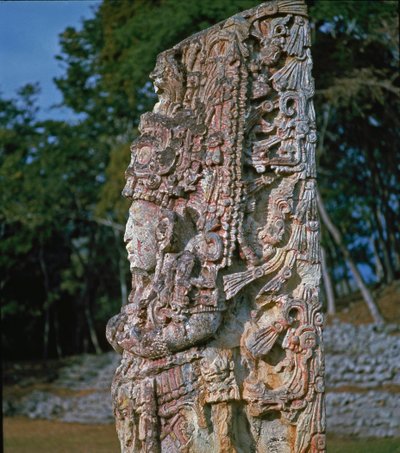 Stela H, Plac Ceremonii, 731 AD autorstwa Mayan