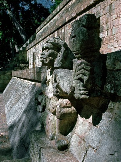 Rzeźby z kamienia - świątynia 11 autorstwa Mayan