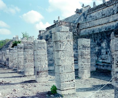 Cywilizacja przedkolumbijska: widok miejsca Chichen Itza w regionie Jukatan. Cywilizacja Majów, okres klasyczny i renesans Majów, 750-1200 AD. Meksyk autorstwa Mayan Mayan
