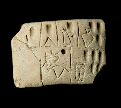 Mezopotamia: tabliczka z glinianymi rachunkami pismem klinowym. Od świątyni Eanna poświęconej bogini Inannie (odpowiednik Isztar wśród Sumerów) po Uruk (lub Uruk). 3200 pne. Ciemny. 6,4x4,7 cm musee iraki, Bagdad - Mezopotamia: rachunki gliniana zakładka autorstwa Mesopotamian School