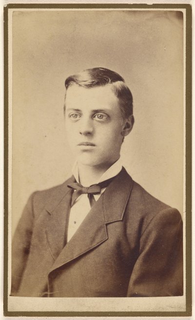 [Portret popiersiowy niezidentyfikowanego mężczyzny]. autorstwa Miller and Company