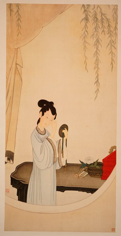 Lady Gazing in the Mirror (wiszący zwój, atrament i kolor na jedwabiu) autorstwa Ming Yu