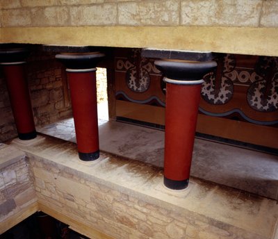 Sztuka grecka: duże schody Pałacu w Knossos, Grecja. autorstwa Minoan
