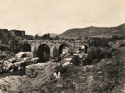 „Budowanie imperium” w epoce faszystowskiej: most portugalski w Gondar, Etiopia, 9.05.1936 (zdjęcie czarno-białe) autorstwa Modestino Baldinetti