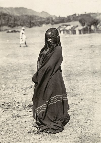 Budowanie imperium w epoce faszystowskiej: kobieta Habab, 09.05.1936 (zdjęcie czarno-białe) autorstwa Modestino Baldinetti