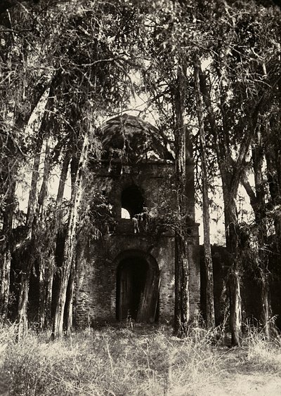 Budowanie imperium w epoce faszystowskiej: wejście do domu przyjemności króla Fasil, 09.05.1936 (zdjęcie czarno-białe) autorstwa Modestino Baldinetti