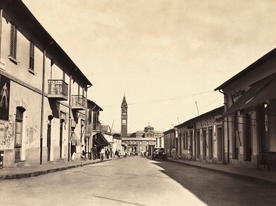 Budowanie imperium w epoce faszystowskiej: ulica w Asmarze, 09.05.1936 (zdjęcie czarno-białe) autorstwa Modestino Baldinetti