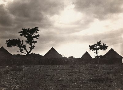 Budowanie imperium w epoce faszystowskiej: zachód słońca w Mai Zaghenà, 09.05.1936 (zdjęcie czarno-białe) autorstwa Modestino Baldinetti