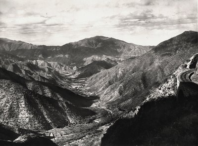 Budowanie imperium w epoce faszystowskiej: dolina Dorfu, 09.05.1936 (zdjęcie czarno-białe) autorstwa Modestino Baldinetti