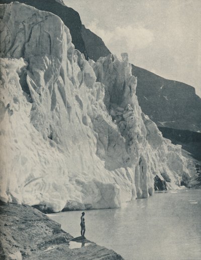 „Lodowiec spadający i jezioro Berg na najwznioślejszej górze Kanady”, c1935 autorstwa Mondiale