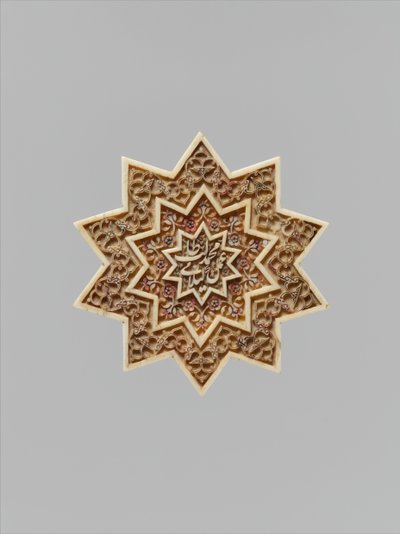 Tablica w kształcie gwiazdy, Iran, pierwsza połowa XVI wieku. autorstwa Muhammad Talib Gilani