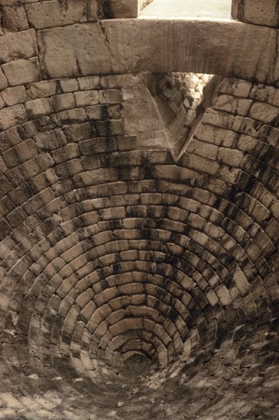 Skarbiec Atreusa, ok. 1300 pne autorstwa Mycenaean