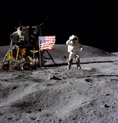 Apollo 16 - NASA, 1972. autorstwa NASA Images