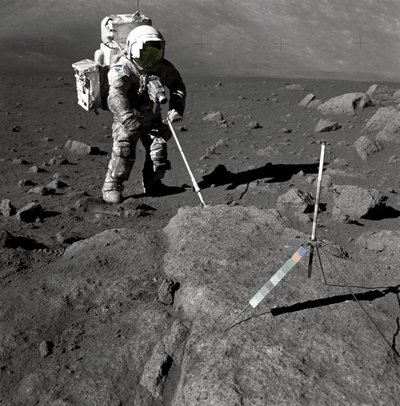 Apollo 17 - NASA, 1972. autorstwa NASA Images