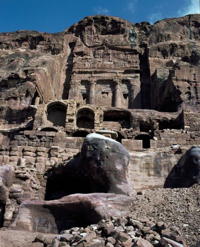 Widok grobowca urny, VI wiek p.n.e. autorstwa Nabatean Nabatean