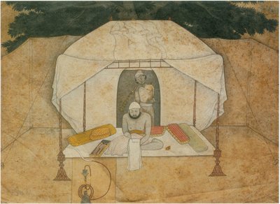Balwant Singh siedzący i piszący na łóżku obozowym autorstwa Nainsukh