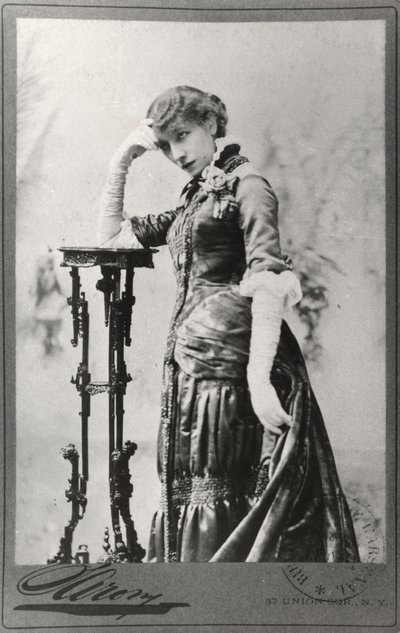 Portret Sarah Bernhardt (1844-1923) wykonany w Stanach Zjednoczonych (zdjęcie czarno-białe) autorstwa Napoleon Sarony