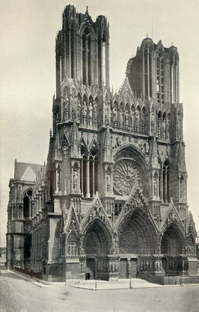Wielka gotycka budowla: katedra w Reims, zbudowana w XIII i XIV wieku, ok. 1930. autorstwa Neurdein