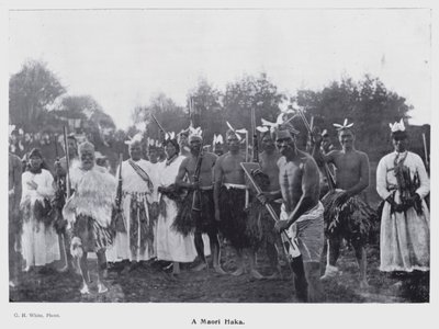 New Plymouth, Nowa Zelandia: Maoryski Haka (zdjęcie czarno-białe) autorstwa New Zealand Photographer