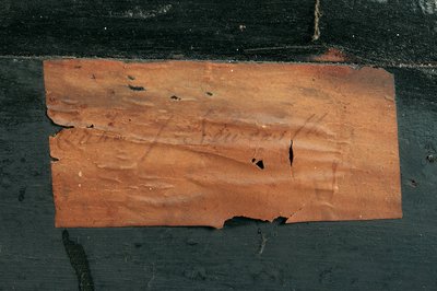 Detal komody Ludwika XIV (ormolu, mosiądz, szylkret i hebanowy boulle) (patrz także 486114-19) autorstwa Nicholas Sageot