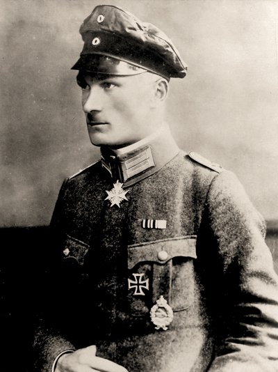 Portret Manfreda von Richthofena, ok. 1915 (foto) autorstwa Nicola Perscheid