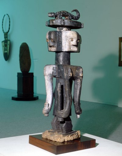 Sztuka ludowa „”Ijo”” (Nigeria). Rzeźba przedstawiająca kultową postać prawdopodobnie fallicznego boga. autorstwa Nigerian Nigerian