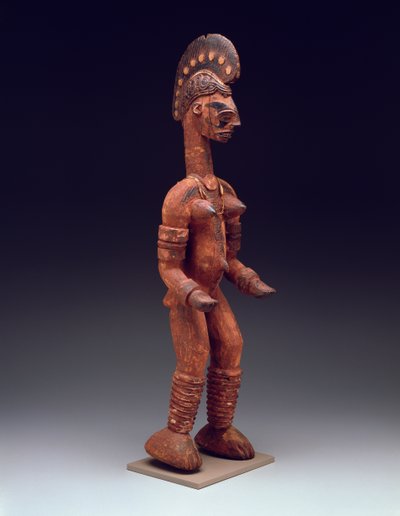 Stojąca figura kobieca, koniec XIX-XX w. (drewno polichromowane z metalem, włóknem i koralikami) autorstwa Nigerian Nigerian