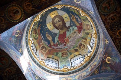 Chrystus Pantokrator pod centralną kopułą kościoła Zbawiciela na Rozlanej Krwi w St. Peters autorstwa Nikolai Nikolayevich Harlamov