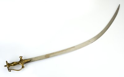 Talwar z rękojeścią indyjsko-muzułmańską typu Panjabi, głownia prawdopodobnie z XVIII w., rękojeść XIX w. (stal, rdzawe żelazo, złoto fałszywie damasceńskie) autorstwa North Indian School