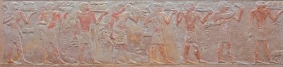 Płaskorzeźba przedstawiająca procesję niosących ofiary z grobowca Ny-Ank-Nesut, 2575-2134 pne (malowany wapień) autorstwa Old Kingdom Egyptian