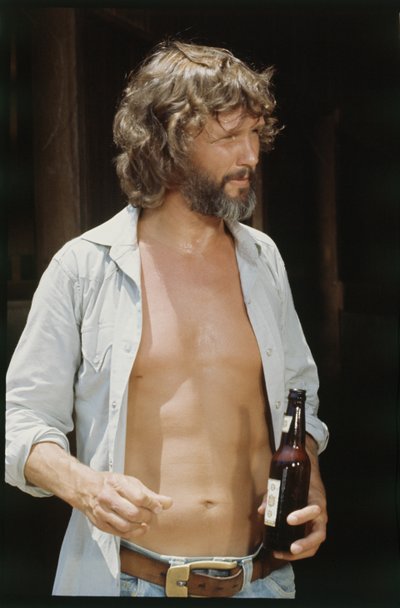 Kris Kristofferson z piwem autorstwa Orlando Suero