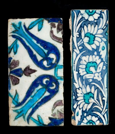 Dwa fragmenty płytek ceramicznych osmańskiej Syrii z XVII wieku (ceramiczne) autorstwa Ottoman School