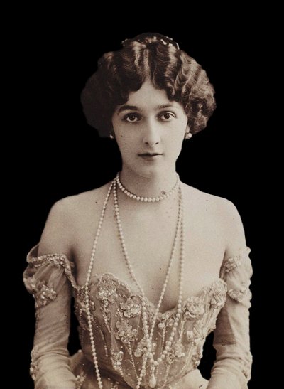 Portret śpiewaczki operowej Liny Cavalieri 1874-1944. autorstwa Paris . Photo studio Reutlinger