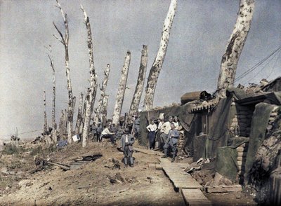 Linia francuska pod Het Sas na obszarze zniszczonym przez ostrzał artyleryjski, Belgia, 10 września 1917 (autochrome) autorstwa Paul Castelnau