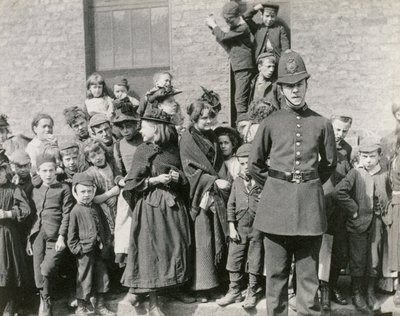 Pogrzeb londyńskiego policjanta, 1894 r autorstwa Paul Martin