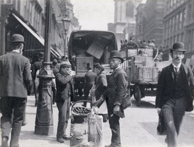 Sprzedawca sorbetu lub wody w Cheapside, 1893 r. autorstwa Paul Martin