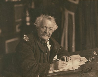 [Félix Nadar siedzi przy stole do pisania]. autorstwa Paul Nadar