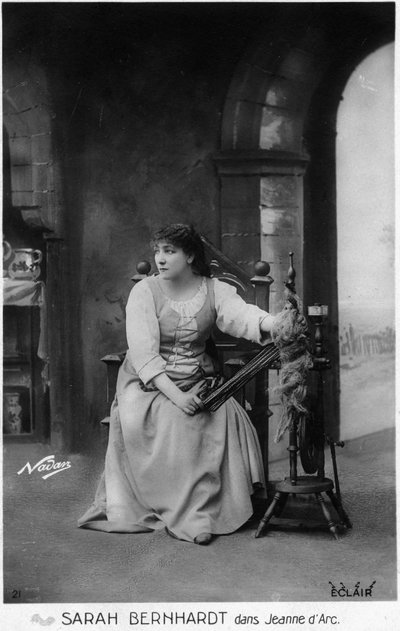 Henriette Rosine Bernard aka Sarah Bernhardt (1844-1923) jako „Joan of Arc” Julesa Barbiera autorstwa Paul Nadar