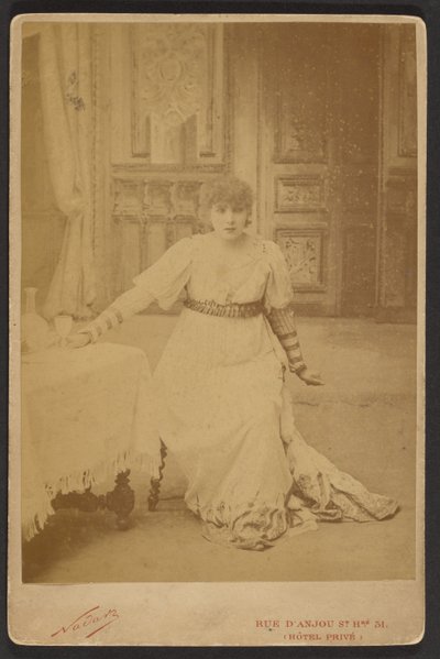 Sarah Bernhardt als Floria in La Tosca autorstwa Paul Nadar