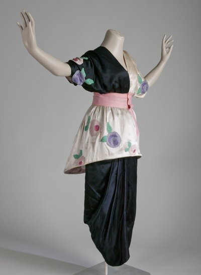 Sorbetowa suknia wieczorowa autorstwa Paul Poiret