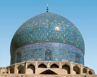 Architektura perska (Safavid): kopuła Meczetu Królewskiego (lub Masjid I-Shah): detal ceramiki od wejścia. 1612-1630. Isfahan (Isfahan lub Espahan, Isfahan), Iran. autorstwa Persian School